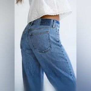 Abercrombie & Fitch Low Rise Ultra Loose Raw Hem Jeans. 34 S / 18 Short